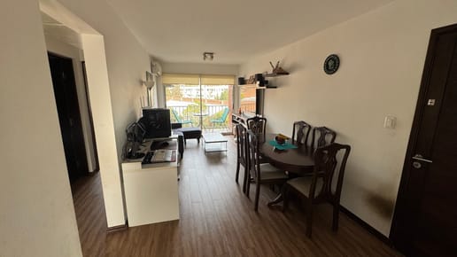 Apartamento en venta de 2 dormitorios con cochera en Buceo