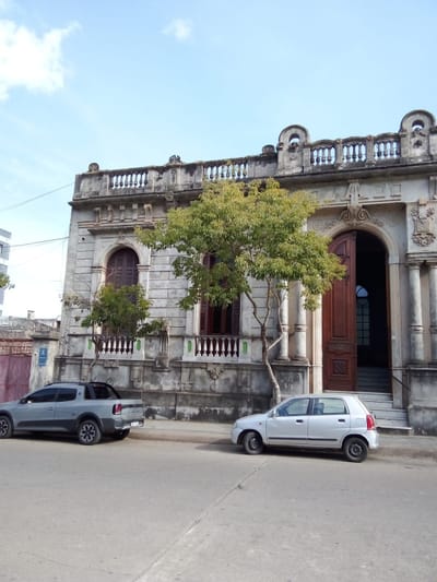 Salto.Casa de Epoca en pleno Centro.