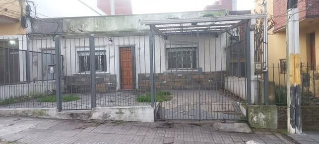 BUCEO CASA 2 DORMITORIOS CON GARAJE