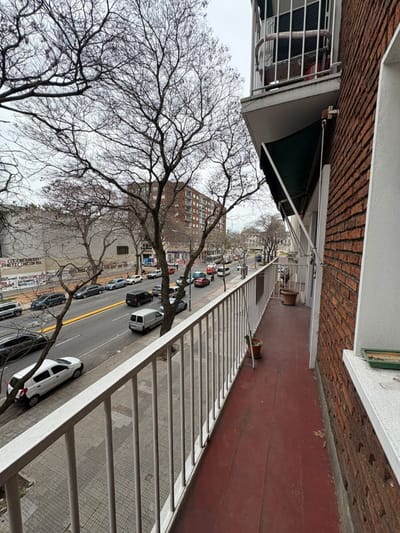 AGUADA APARTAMENTO 2 DORMITORIOS SOBRE AVENIDA LIBERTADOR AL FRENTE! LAMARO!