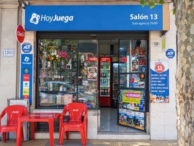 CENTRO LLAVE DE KIOSKO FRENTE AL COLEGIO SEMINARIO