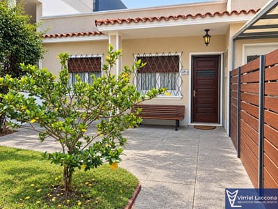 Casa en venta c/ cochera en Malvin