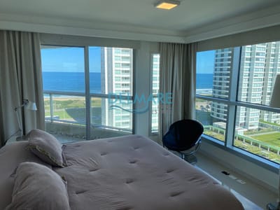 Unidad con vistas a playa brava