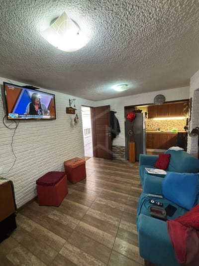 Casa en Venta en Reducto | 2 Dormitorios, 3 Plantas, Patio y Parrillero | US$ 130.000