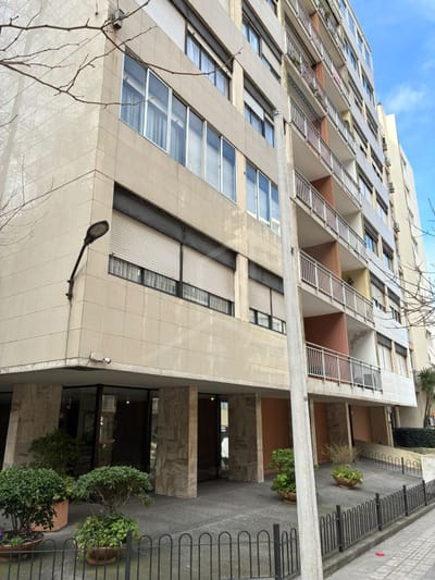 Alquiler Apartamento 3 dormitorios con garage a 50 m de la Rambla | Pocitos