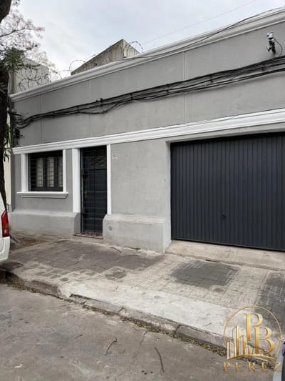 Casa en venta c/ cochera en Villa Muñoz