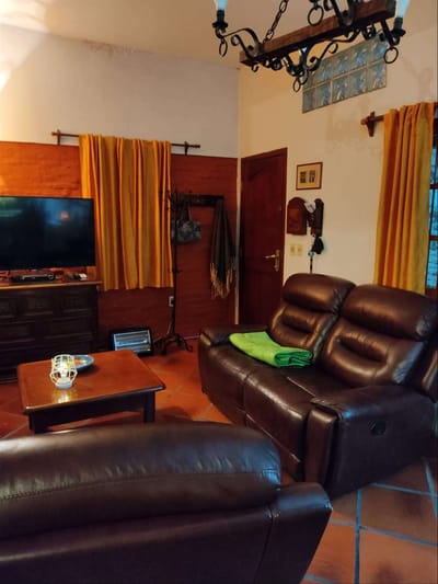 Guayabos y Carlos Roxlo planta baja sin patio se alquila sin muebles, sin electrodomésticos