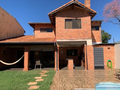 Casa en venta c/ cochera en Banco San Miguel