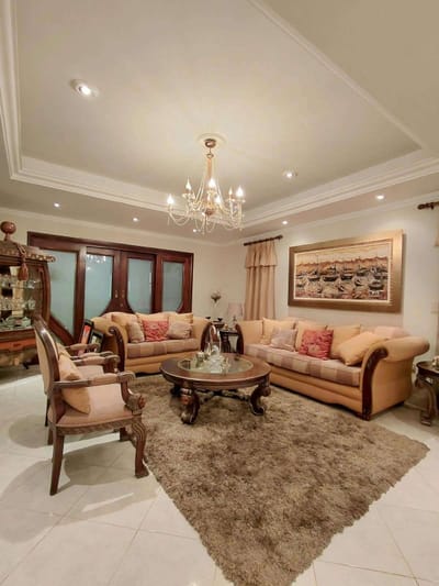 Casa en venta c/ cochera en Villa Aurelia