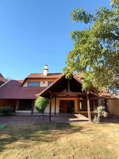 Casa en alquiler c/ cochera en San Cristóbal