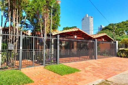 Casa con piscina 3 suites en alquiler o venta - Madame Lynch