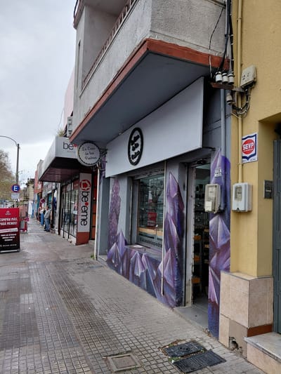 Local comercial en alquiler, Sobre Justicia y Amézaga. Próximo a Arenal Grande. Sin gastos comunes!