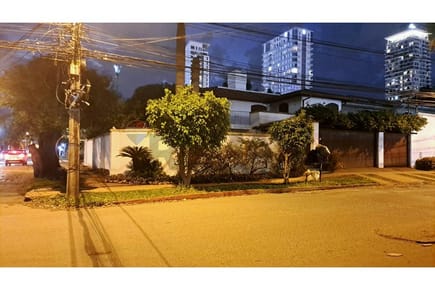 VENDO CASA EN MANORA EN ESQUINA