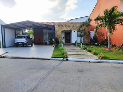 CASA EN VENTA CONDOMINIO ICARAI