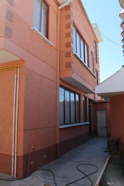 CASA EN VENTA $us.250.000 CON 6 DORMITORIOS