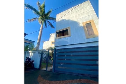 Alquilo casa Espaciosa y Moderna Bª Mburicao