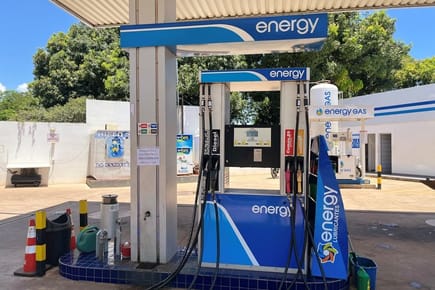 Gasolinera-Venta-15 de Noviembre esq. Dres del Chaco, J Augusto Saldivar