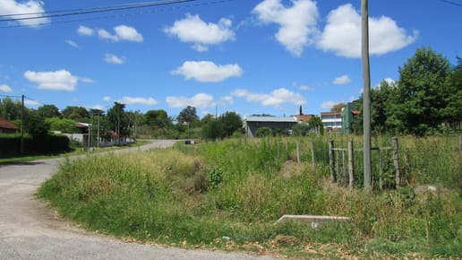 TERRENO EN ESQUINA, CALLE VILLAMAJÓ, ZONA BALNEARIA