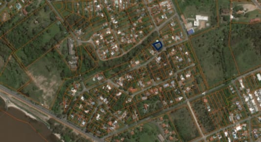 TERRENO EN ESQUINA, ZONA BALNEARIO 553 mts