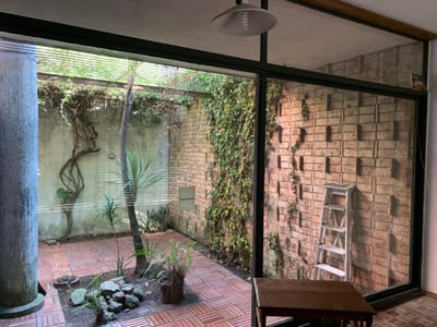 DESTACADO INMUEBLE EN PLENO CENTRO DE COLONIA