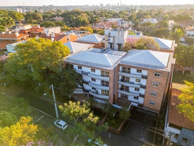 EN VENTA EDIFICIO DE SEIS NIVELES EN EXCLUSIVO BARRIO RESIDENCIAL MANORÁ