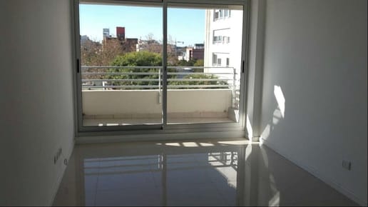 IDEAL INVERSOR! VENTA MODERNO APARTAMENTO 1 DORM. CON TERRAZA  .