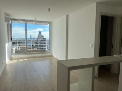 Apto. 1 dorm.  piso alto.TRES CRUCES!