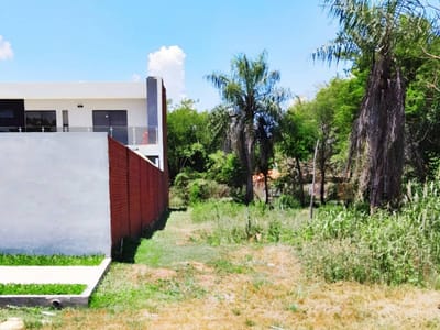 vendo amplio terreno en puerta del lago