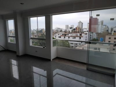 Alquilo Duplex en Estreno en Los Sauces en Surquillo con Cochera. 160 m²