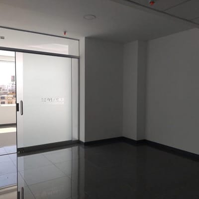 CITY CENTER! EN VENTA OFICINA + COCHERA