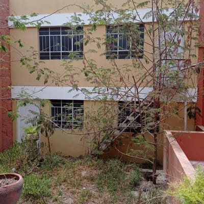 CASA COMO TERRENO IDEAL PARA PROYECTO CERCA AL ISUR EN VENTA!!!