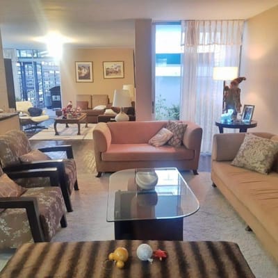 EN VENTA CASA CON PISCINA CERCA EN CAYMA PARTE BAJA EN VENTA