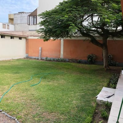 PARA PROYECTOS INMOBILIARIOS AMPLIA CASA EN VENTA  EN CORPAC SAN ISIDRO