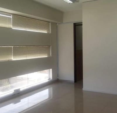 EN VENTA OFICINA EN EDIFICIO - AV. EJÉRCITO CON COCHERA, CAYMA