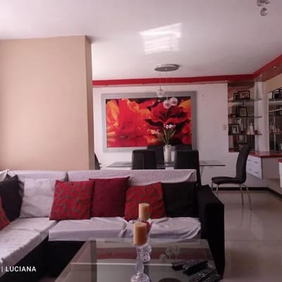VENDO AMPLIO DEPARTAMENTO 2DO. PISO EN ÁLVAREZ THOMAS