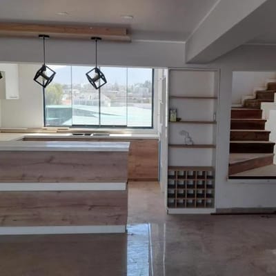 AMPLIO DUPLEX DE ESTRENO CON PISCINA EN VENTA CERRO COLORADO
