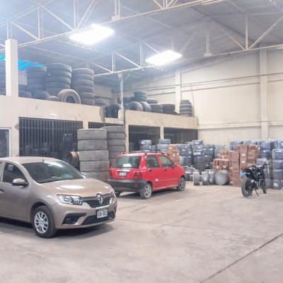 EXCELENTE LOCAL IDEAL PARA TALLER O ALMACÉN CERCA A LA VARIANTE