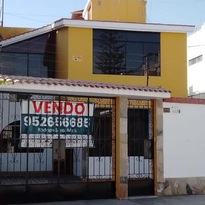 VENDO CASA CON BUENA UBICACION