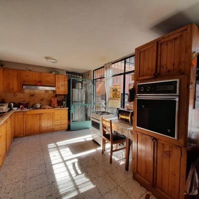 AMPLIA CASA EN VENTA EN CAYMA EN URB.