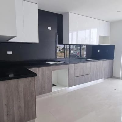 ESTUPENDA CASA DE LUJO EN LA PARTE BAJA DE CAYMA