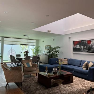 ESTUPENDA CASA FRENTE A PARQUE EN RESIDENCIAL PRIVADA EN ZONA BAJA DE CAYMA