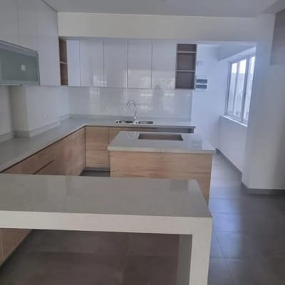 DUPLEX TIPO CASA FRENTE A PARQUE EN LA MEJOR ZONA DE CAYMAPARTE BAJA