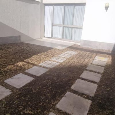 EXCELENTE FLAT TIPO CASAINGRESO DIRECTOJARDINES BUEN CLIMA EN CERRO COLORADO