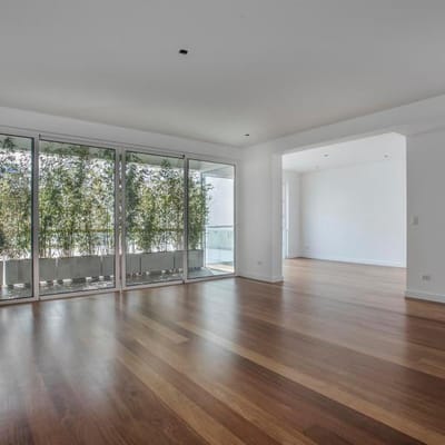 Maravilloso Flat de 250 m2, con Vista Interna y Frente a Parque