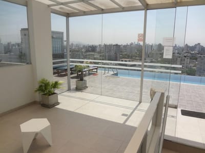 Lujoso Flat Limite San Isidro