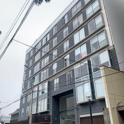 DUPLEX EN MODERNO CONDOMINIO ESTILO EUROPEO