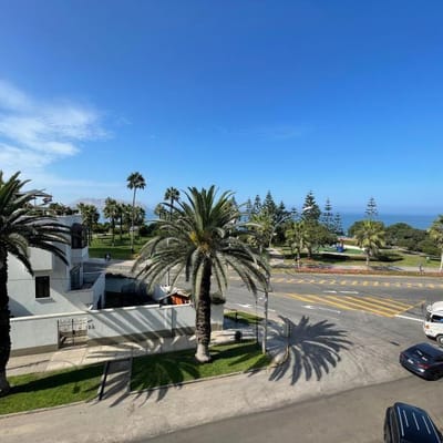 PRECIOSO FLAT DE CARACTER FRENTE AL MALECON CISNEROS