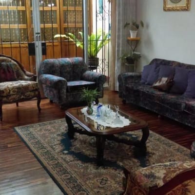 EXCELENTE CASA DE 2 PISOS EN SAN BORJA ALTURA JR. GOZZOLI
