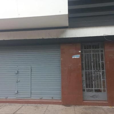 Local Comercial 1er piso (Casi en Esquina) Frente a Parque
