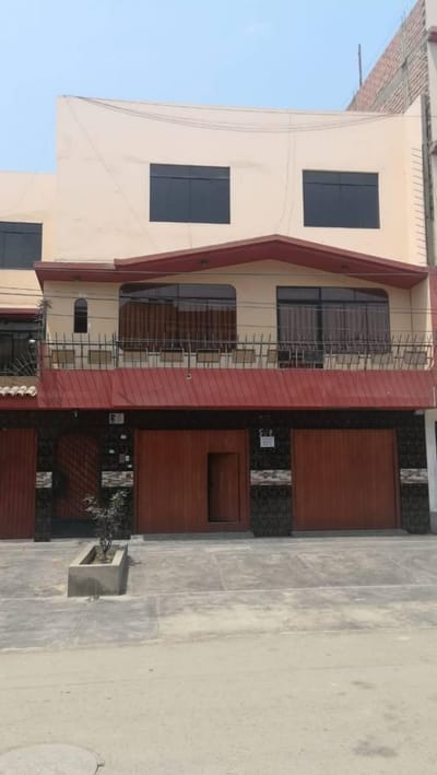 Linda Casa 3 Pisos 439 m² San Martin de Porres